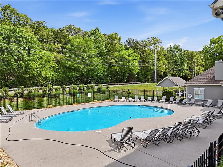 8611 Old Carriage Ct — Photo 2