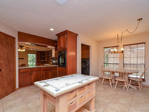 4th image of 19984 Live Oak Estates Dr
