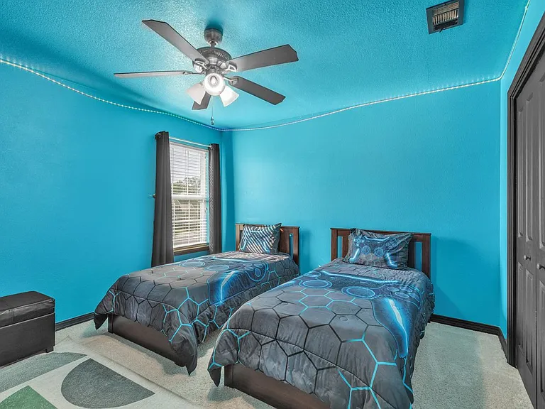 503 Eisenhower Dr — Photo 31