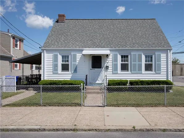 64 Busby St, Pawtucket, RI 02860