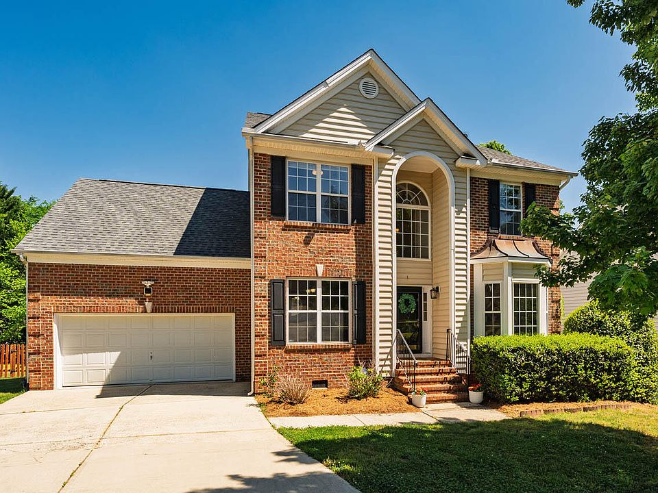 1st image of 102 Adrians Pl