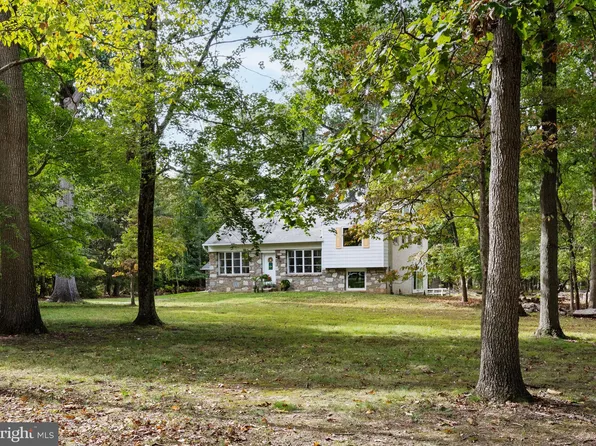 601 Cathcart Rd, Blue Bell, PA 19422