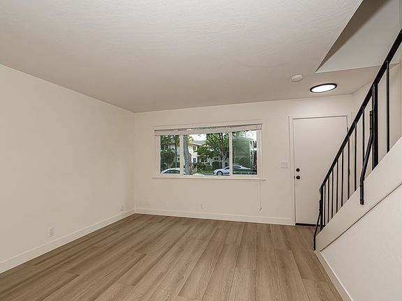 3rd image of 1260 Cortez Dr APT 4
