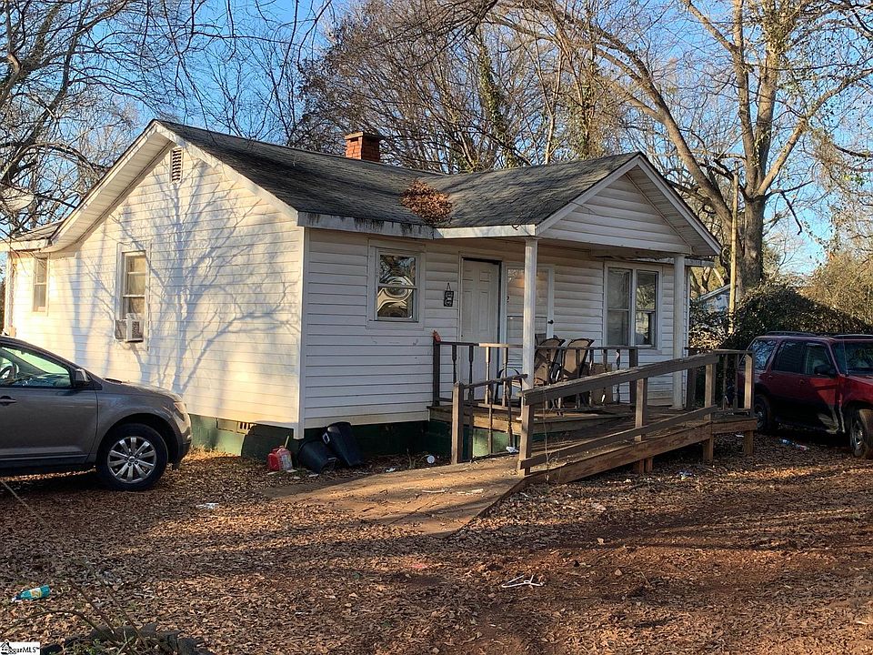 2nd image of 7 Savannah St