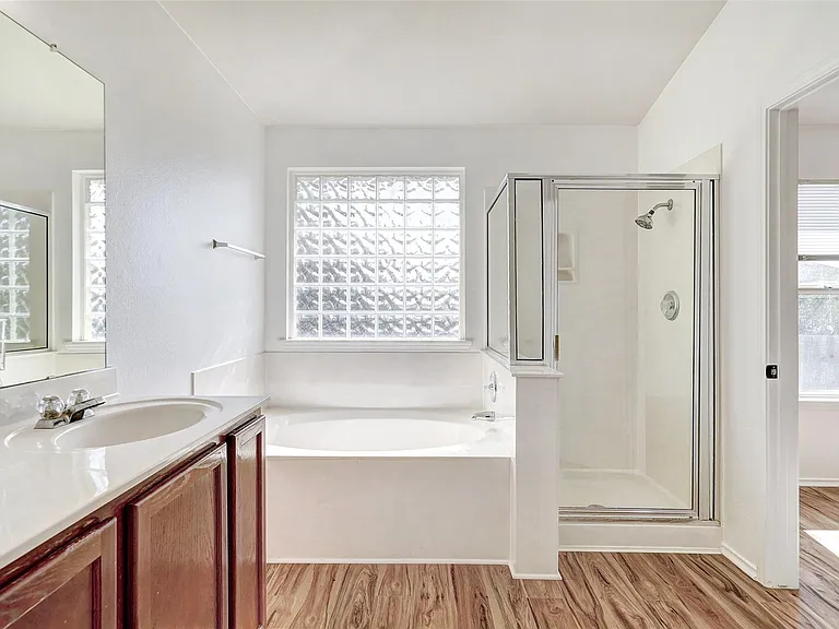 1305 Cabin 4 Ct — Photo 28
