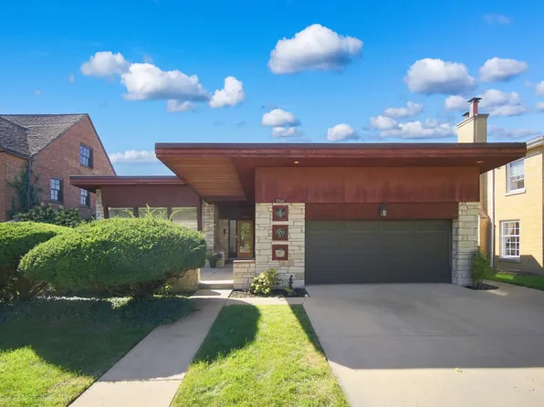 9336 S Bell Ave, Chicago, IL 60643
