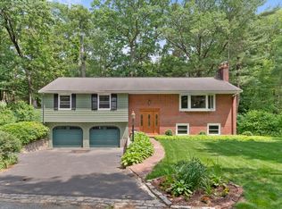 5 Cyr Cir, Andover, MA 01810