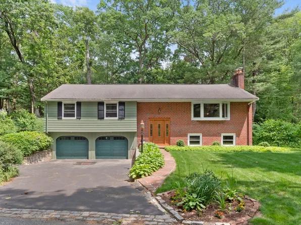 5 Cyr Cir, Andover, MA 01810