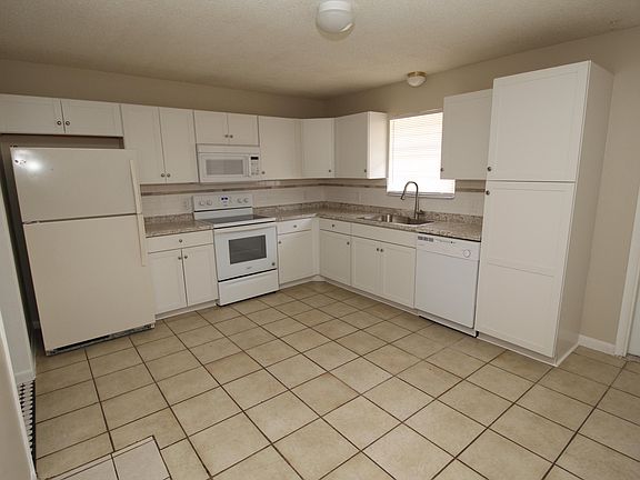 3rd image of 1246 Alcazar St SE