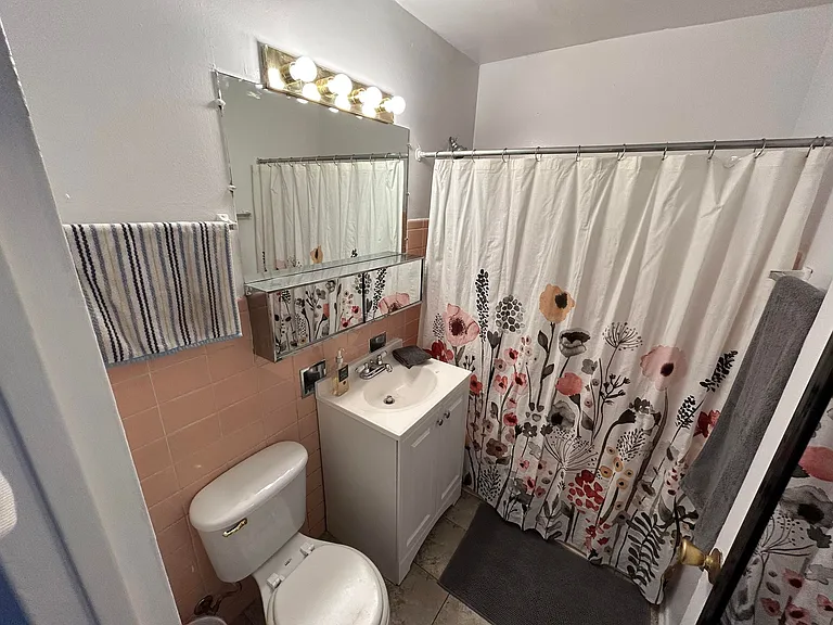 6131 N Winthrop Ave #107 — Photo 10
