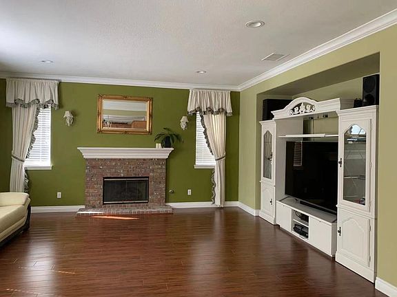 2nd image of 16864 Morning Glory Ct