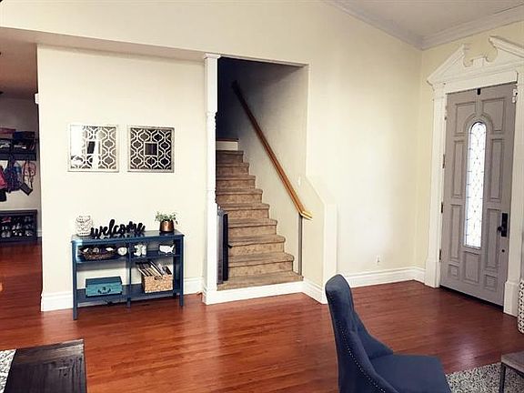 3rd image of 1600 Alamo Pl