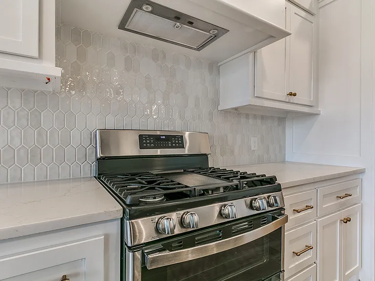 1901 Hollow Crest Ct — Photo 21