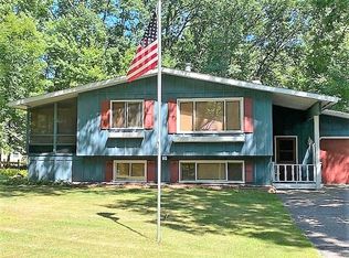 E1906 Melody Ln, Waupaca, WI 54981