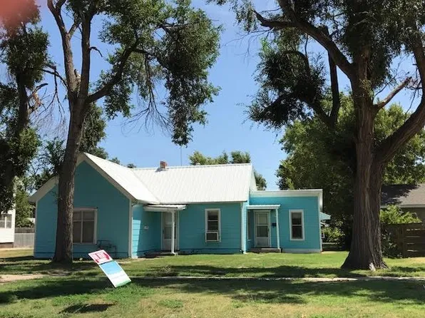 714 Topeka St, Larned, KS 67550
