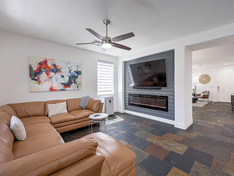 6982 Grand Junction Ave — Photo 6