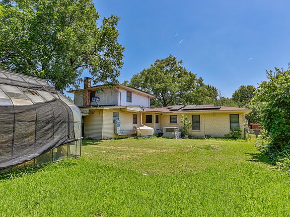 4th image of 1201 Whaley Dr