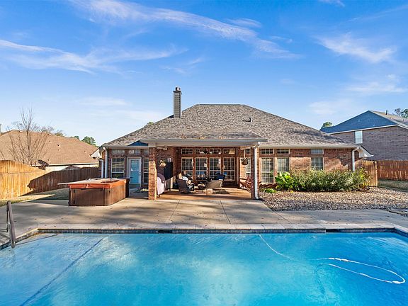 5th image of 316 Rosebrook Cir