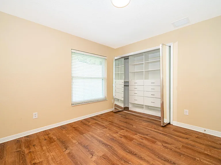 7709 Apple Tree Cir — Photo 32