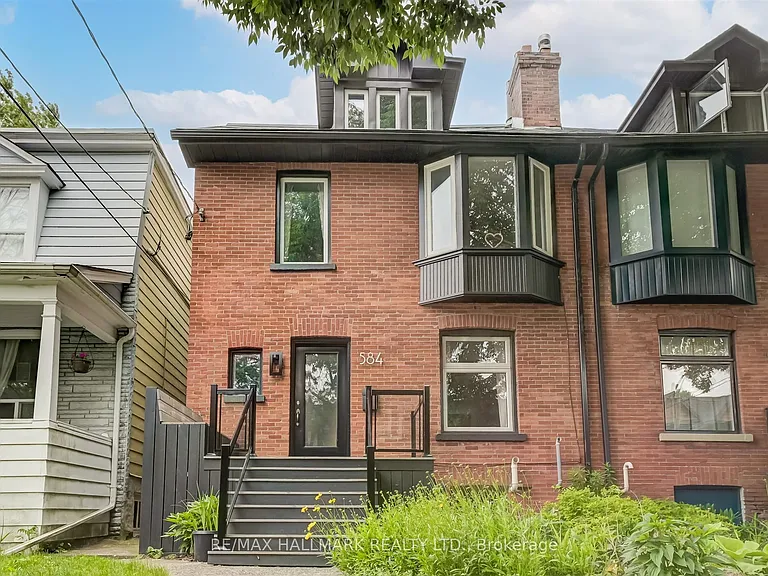 584 Logan Ave — Photo 1