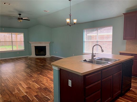 4th image of 1604 Melissa Oaks Ln