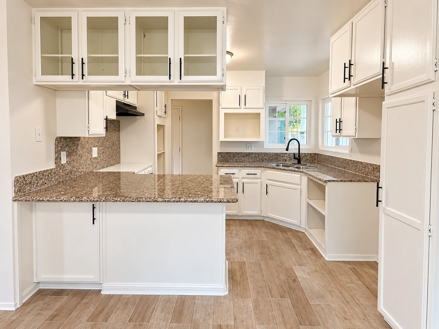 4 bed, 1377 sqft, $3,995 — Photo 3