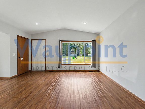 2nd image of 632 E Washington St #1