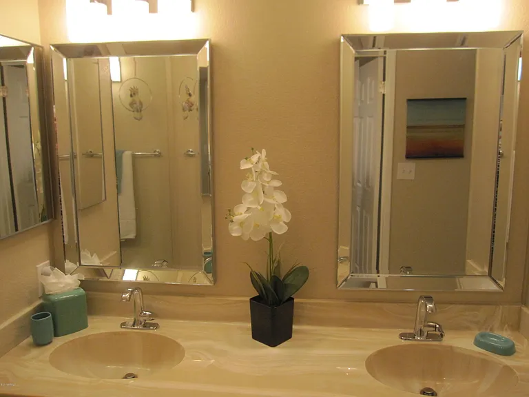 12212 N Paradise Village Pkwy S #412C — Photo 11