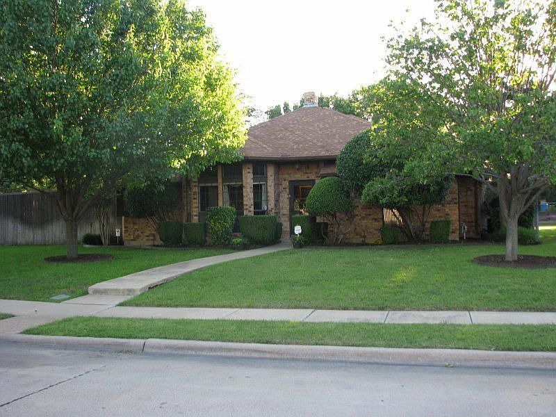 1st image of 161 Hill Dr