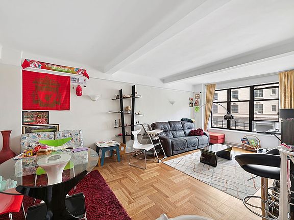 2nd image of 200 W 86th St APT 7C