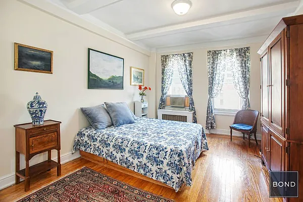 Sold by Bond New York | media 4