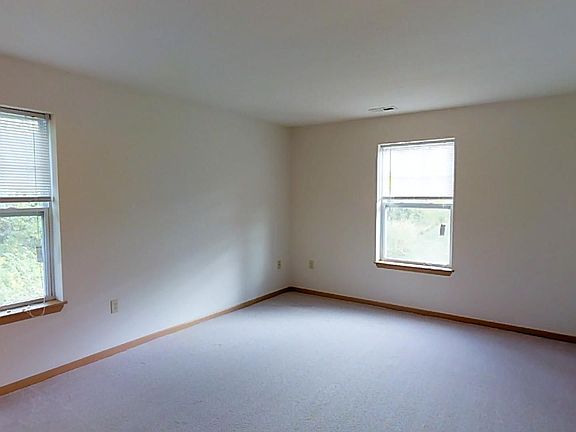 5th image of 312 E Gate Dr APT 18