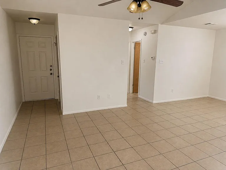 8205 W Gate Blvd #B — Photo 4