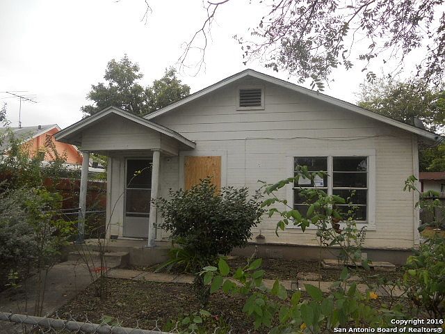 1st image of 646 SW 37th St
