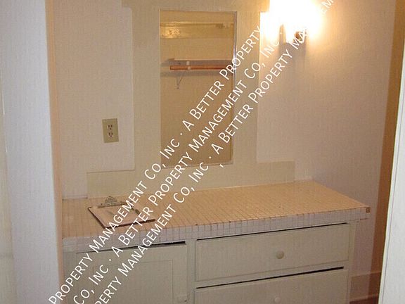 4th image of 915 E Ocean Blvd APT 4