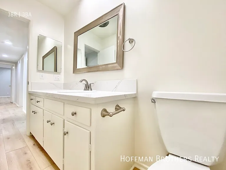 931 S Wooster St #4 — Photo 16