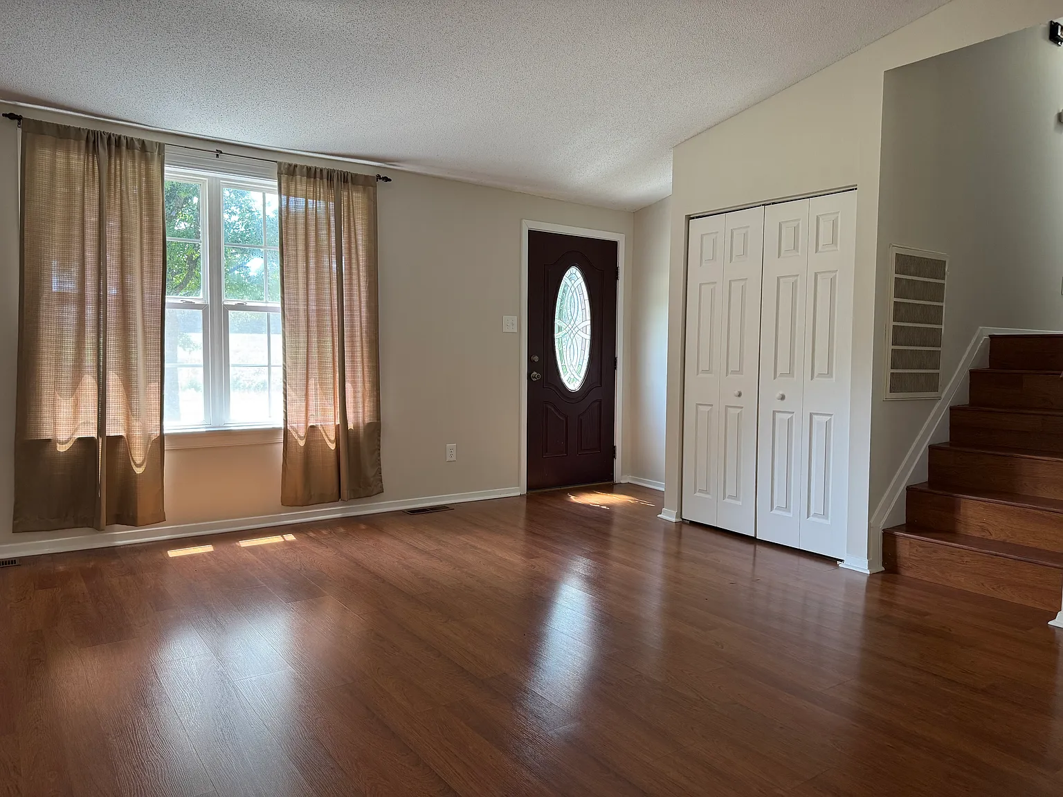 3 bed, 1657 sqft, $1,650 — Photo 2