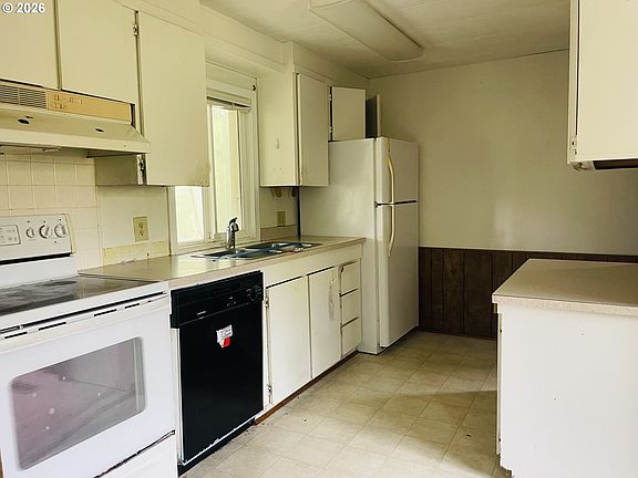 4th image of 1600 Rhododendron Dr Space 288
