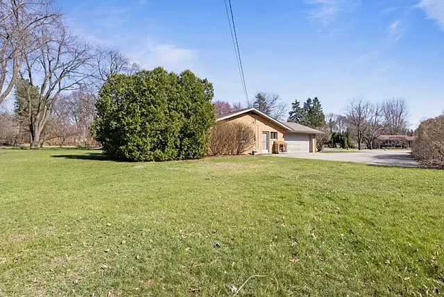 5799 Blandford Ct — Photo 23