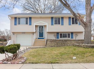204 Williams Dr, Schaumburg, IL