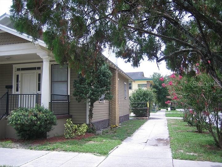 2nd image of 915 E 17th Ave