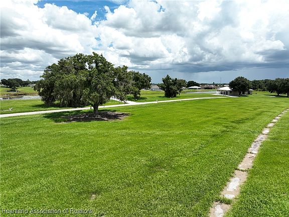 3rd image of 1465 Blue Heron Dr