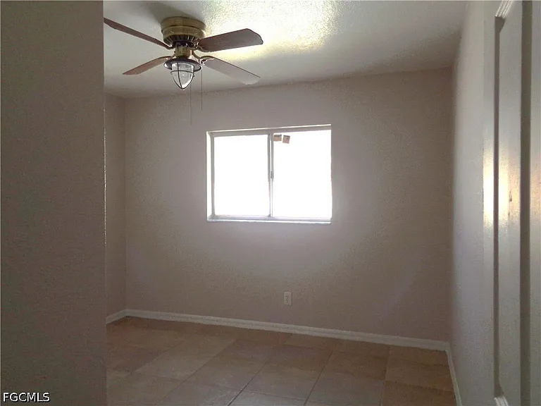 1101 NW 19th Pl — Photo 9