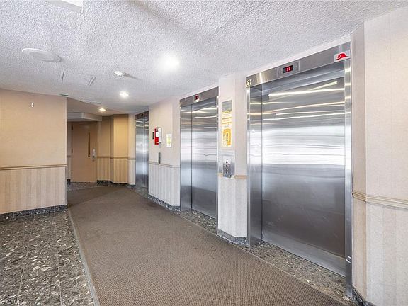 3rd image of 25 Trailwood Dr #1004