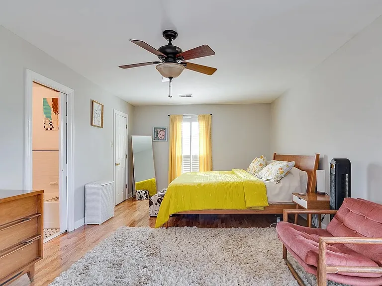 2066 Carr Ave — Photo 13