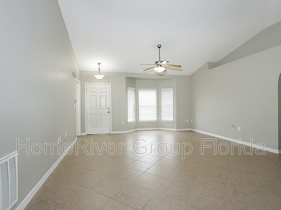 4th image of 4557 SW Tabor St