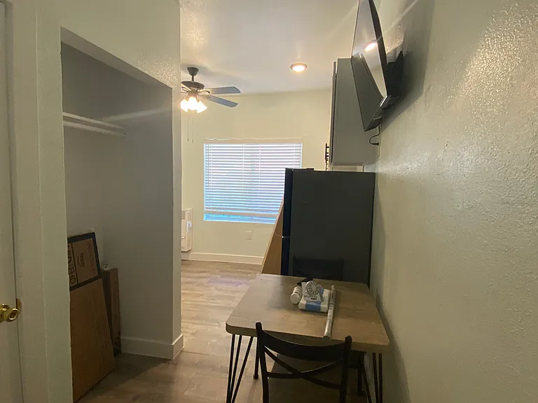 27th Street Studios and One Bedrooms — Photo 19