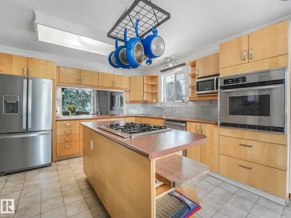 5406 46th Ave, Wetaskiwin, AB T9A 0H7