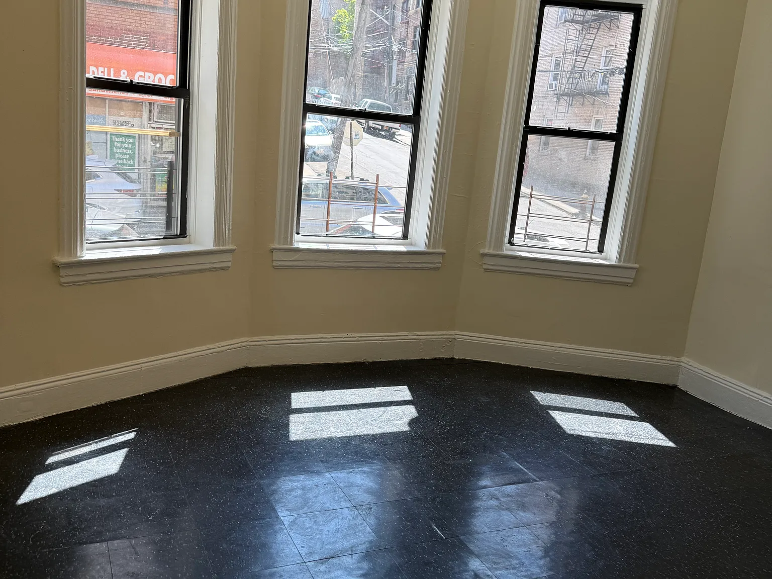 4 bed, 1200 sqft, $3,000 — Photo 4
