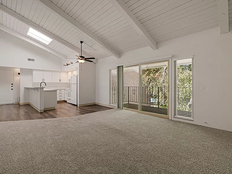 Villa Del Mar Apartments — Photo 15